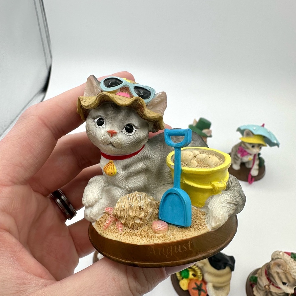 The Bradford Exchange Cat Purr-fect Perpetual Calendar Figures - Missing Jan - Picture 11 of 16